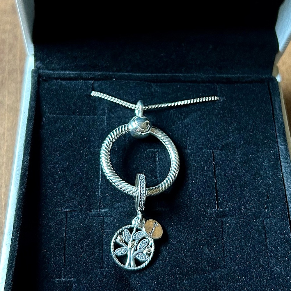 PANDORA Family Tree Dangle Charm on Small O-Pendant and Classic Cable Chain